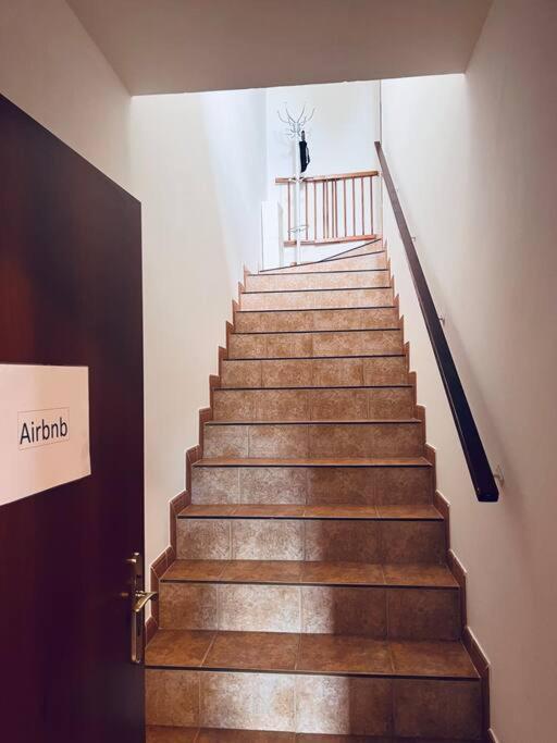 Apartman Se Zahradou 20 Minut Do Centra Prahy Orech Exterior photo