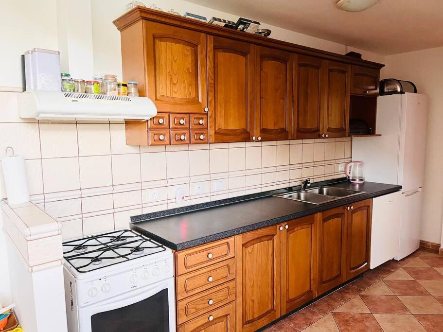 Apartman Se Zahradou 20 Minut Do Centra Prahy Orech Exterior photo