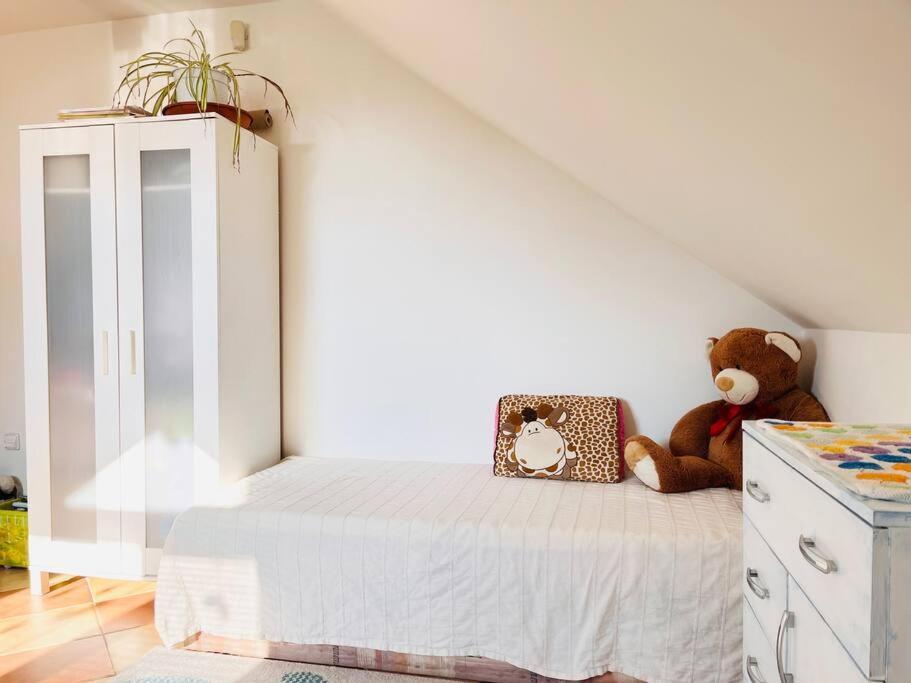 Apartman Se Zahradou 20 Minut Do Centra Prahy Orech Exterior photo